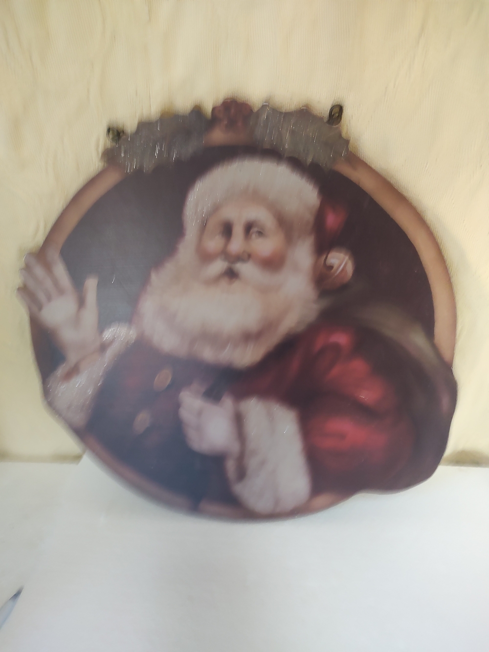Source Unknown Santa Round Wall Plaque - Red, White, Gold